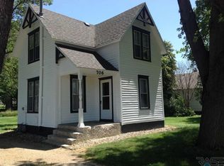 706 S Egan Ave, Madison, SD 57042