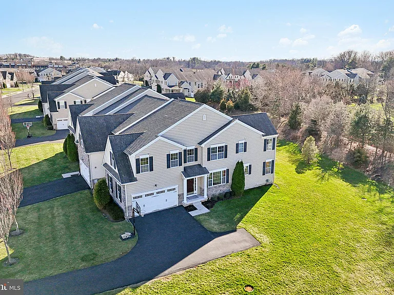 1035 Thorndale Dr — Photo 44