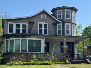 2104 Market St, Peru, IL 61354