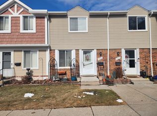 45820 Kensington St, Utica, MI 48317