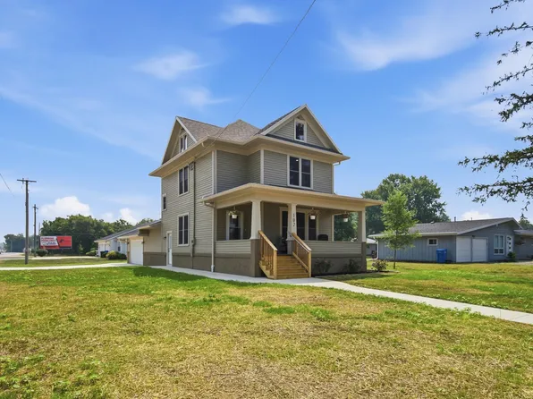 102 E 3rd Ave, Brodhead, WI 53520