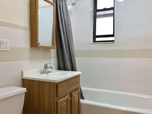 Rented by Astoria Realty | media 33