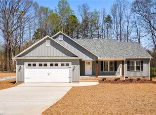 211 Snapdragon Pl, Lexington, NC 27295