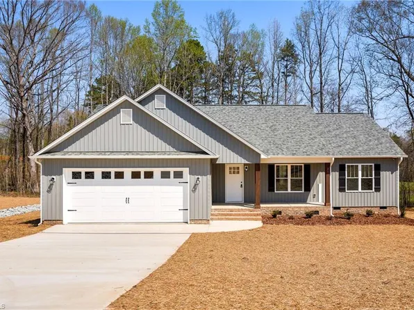 211 Snapdragon Pl, Lexington, NC 27295