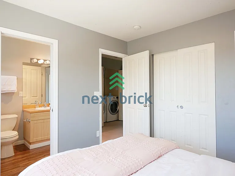 335 N 105th St #A — Photo 9