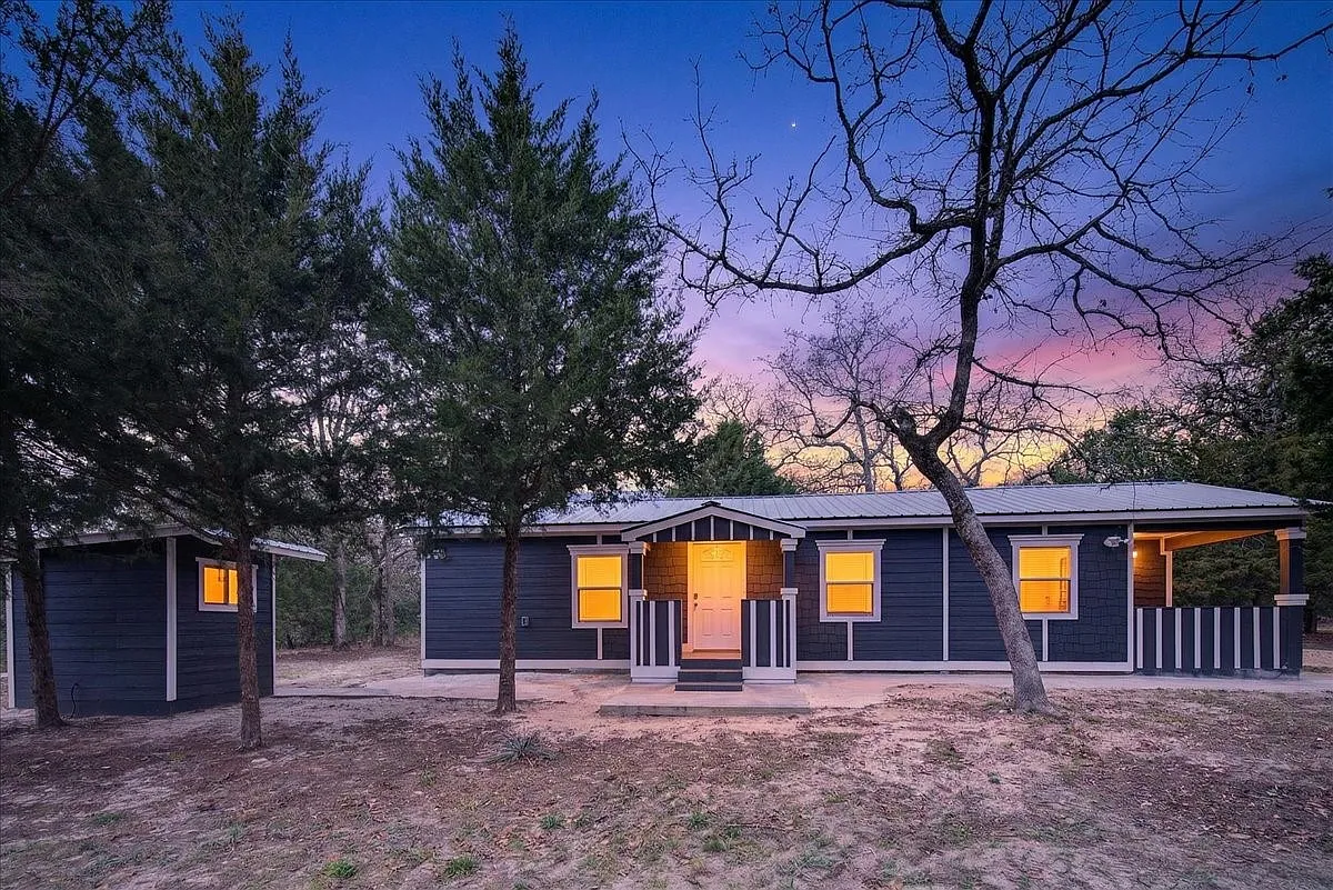 325 County Road 1211 photo 1