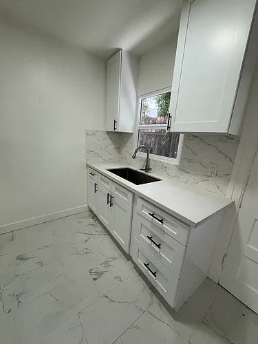 853 N Alta Vista Blvd #10 Photo 1