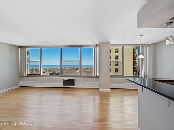 3rd image of 360 W Wellington Ave APT 10C