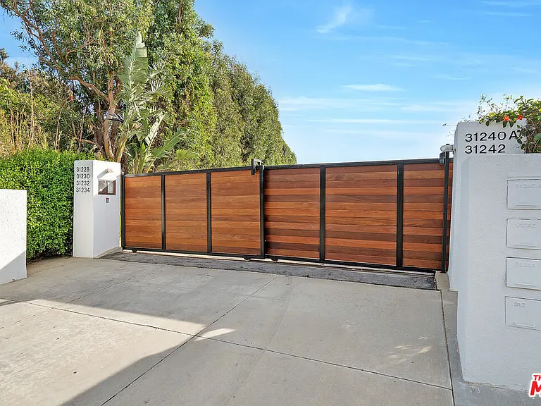 31240 Bailard Rd — Photo 2