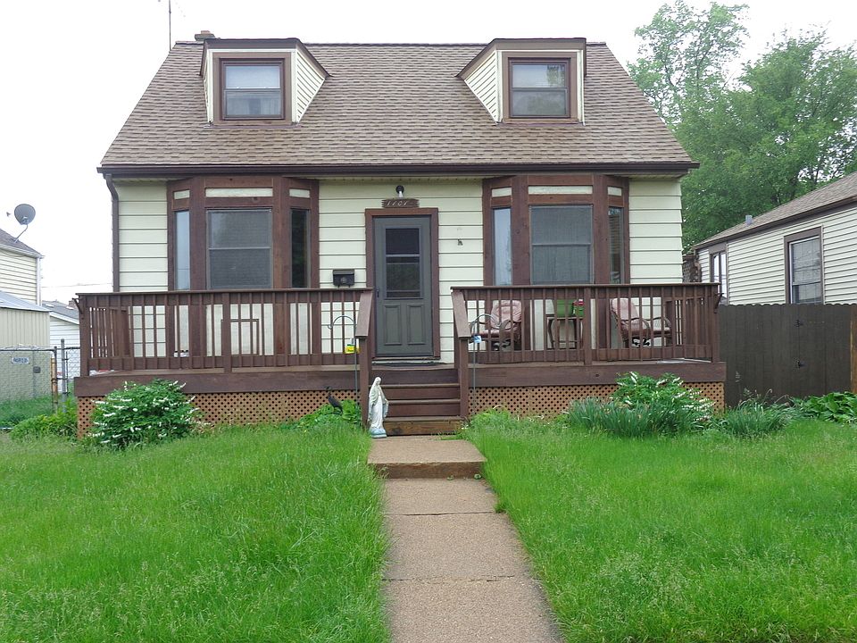 1st image of 11014 S Sawyer Ave