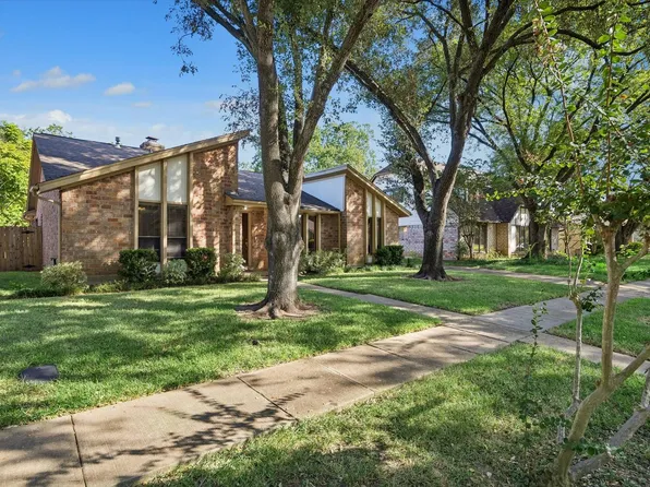2739 Field Line Dr, Sugar Land, TX 77479