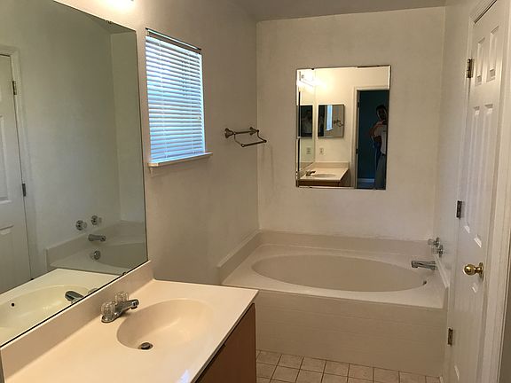 5th image of 4071 Stonefield Dr