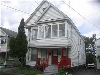 2nd image of 1577 Carrie St