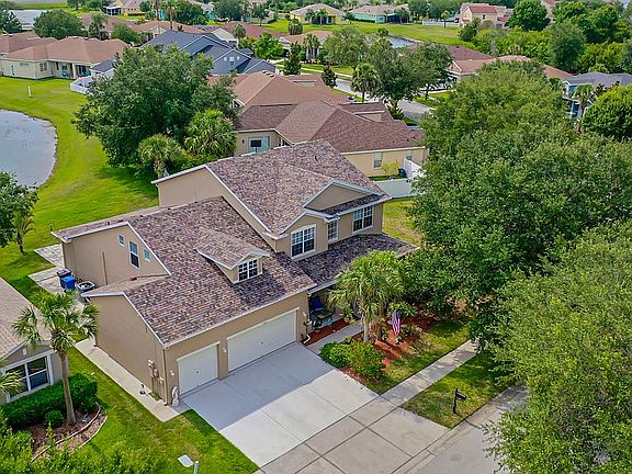 4th image of 11814 Holly Creek Dr