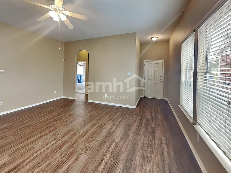 4642 Early Autumn Ct — Photo 7