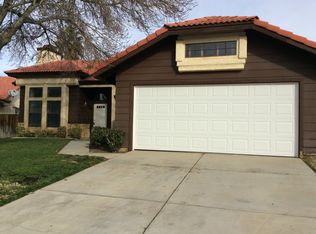 1015 Angela Ct, Lancaster, CA 93535
