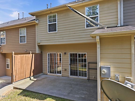 3rd image of 704 Mardonie Reach Ln