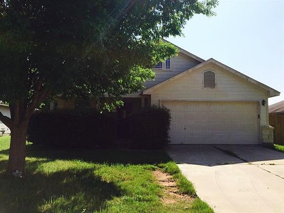 2nd image of 203 Jennifer Ln