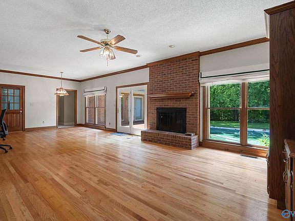 5th image of 4022 Dotson Dr SE