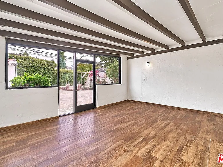 1120 S Plymouth Blvd — Photo 19