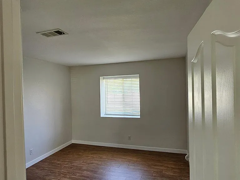 424 E Avenue J11 — Photo 26