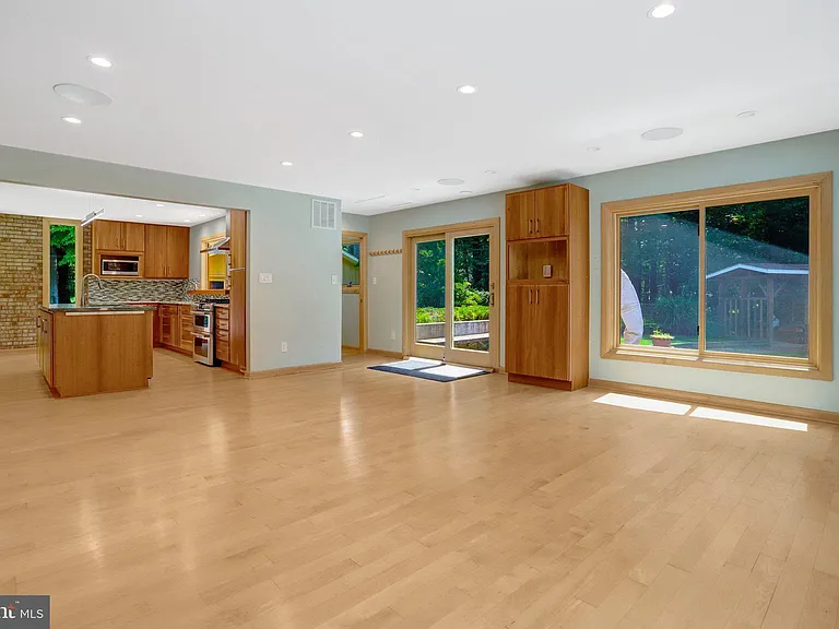6030 Berwynd Rd — Photo 14