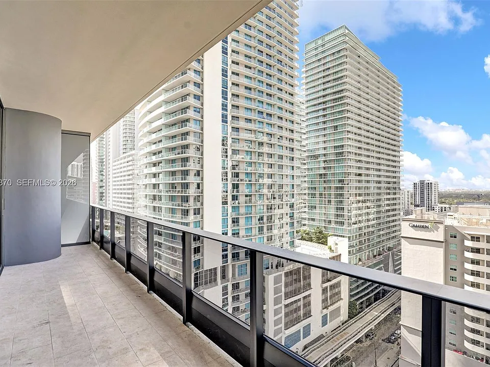 1000 Brickell Plz #1904