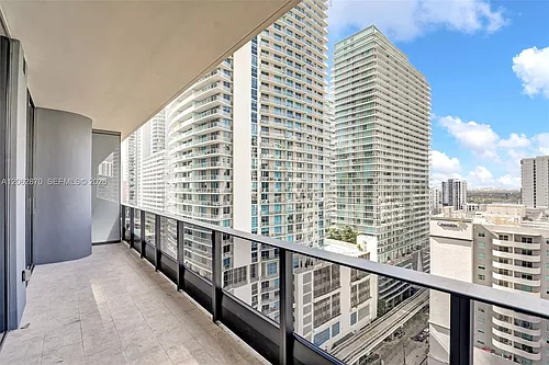 1000 Brickell Plz #1904 Photo 1