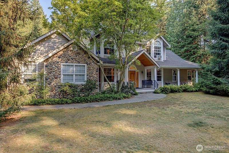 2nd image of 6477 Cultus Bay Road