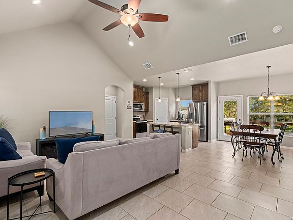 5th image of 986 PARADISE DR