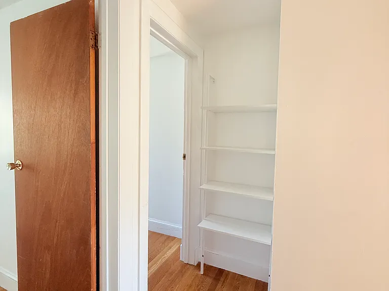 278 Harvard St #10 — Photo 3
