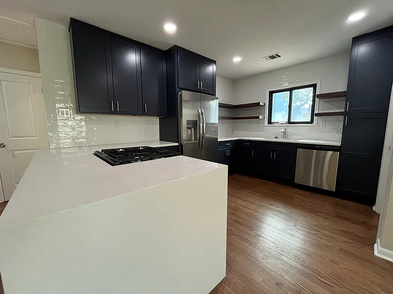4412 Bellvue Ave — Photo 6