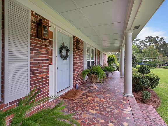 4th image of 1010 Altamont Dr