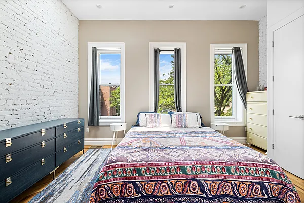 Sold by Douglas Elliman | media 15