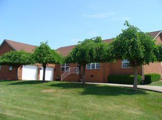 308 Runnymeade Dr, Winchester, KY 40391