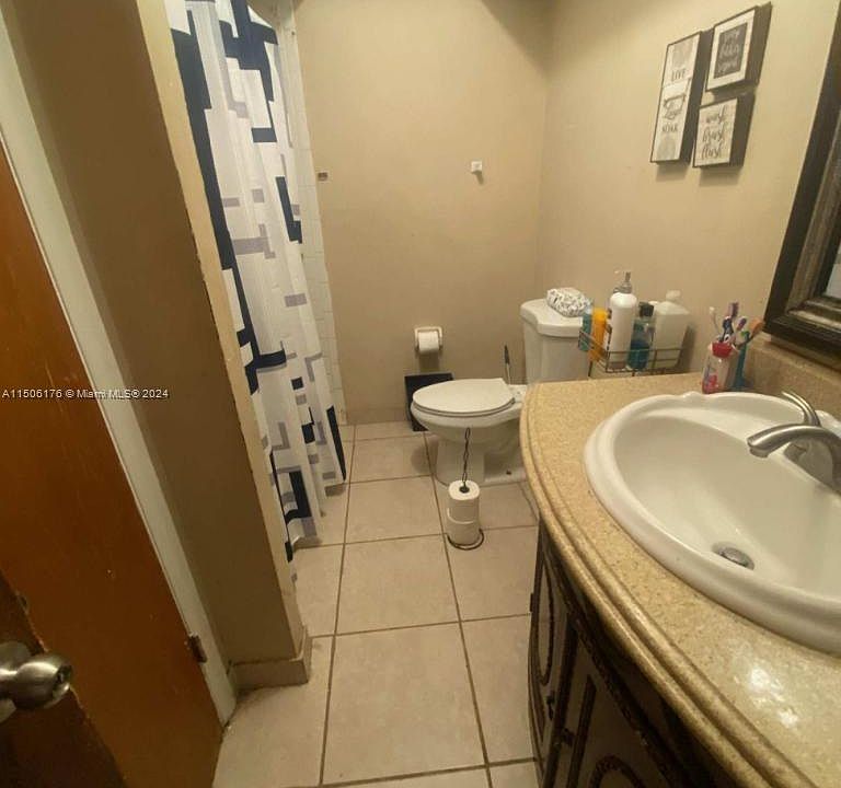 2nd image of 5510 SW 36th St