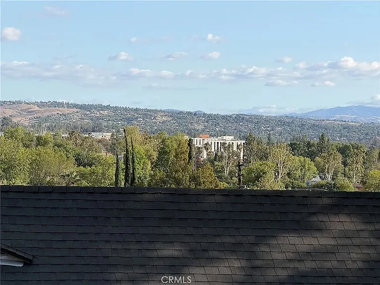 755 Huston Dr — Photo 23