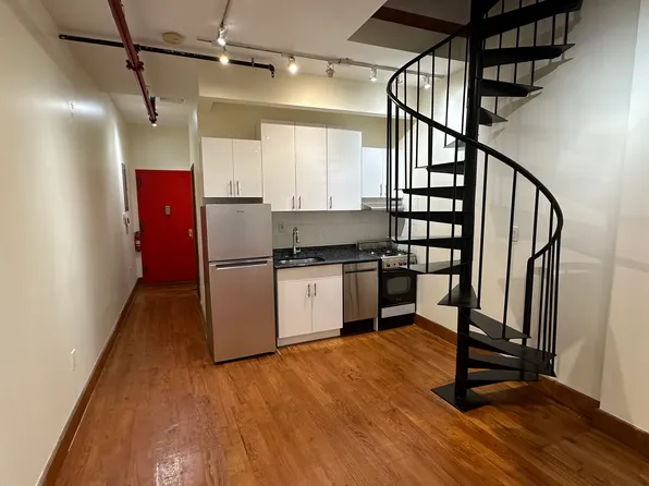 378 3rd Avenue image 1 of 15