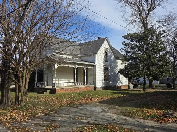 402 S 2nd St, Boonville, IN 47601