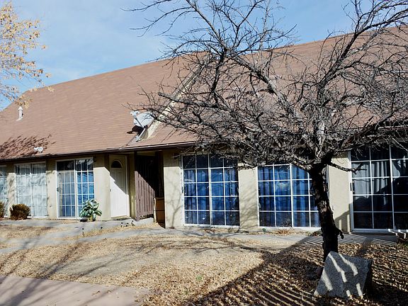 3rd image of 5290 E Diamond Dr