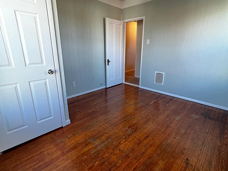 4414 Ivanhoe Ave #3 — Photo 2