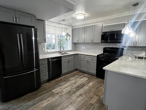 5th image of 190 Crescent Pl #1