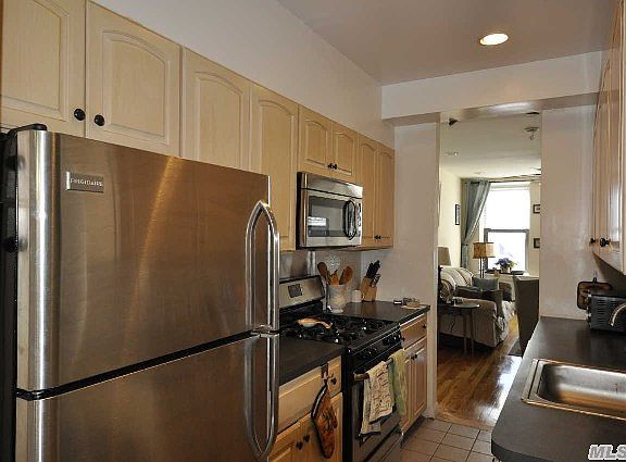 4th image of 25 W Broadway APT 407
