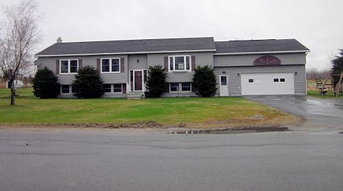 1st image of 21 Nell Manor Dr