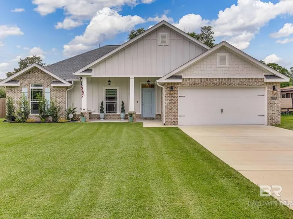 2222 Club House Dr, Lillian, AL 36549