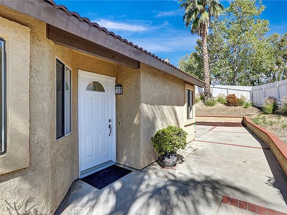 3rd image of 11222 Cortland St