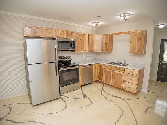 5th image of 120 Jefferson Rd #A