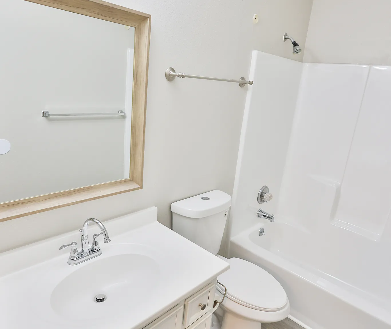 2 bed, 1.5 bath, 950 sqft, $1,700 — Photo 2