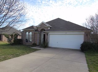 717 Oakley Dr, Lake Dallas, TX 75065