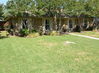 2225 Spring Leaf Dr, Carrollton, TX 75006